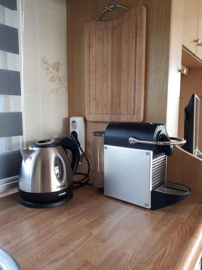 Ameland-Nes-Duinoord: Stacaravan Nes  Bagian luar foto